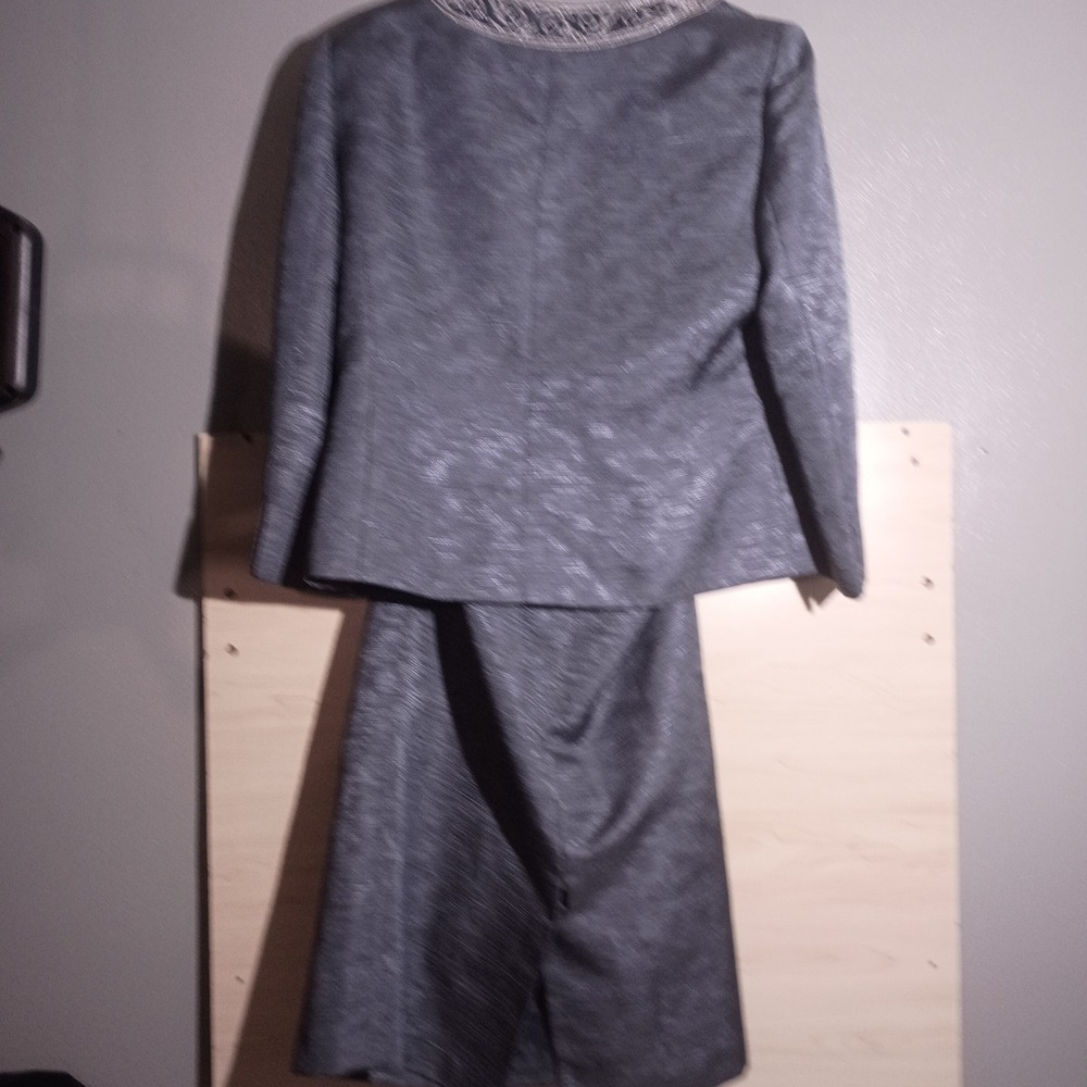 Kasper Skirt Suit Women 16 Blue Beaded Collarless Textured 2 Piece Ensemble